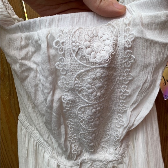 Justify White Sleeveless Sweetheart Maxi Dress - Picture 5 of 6